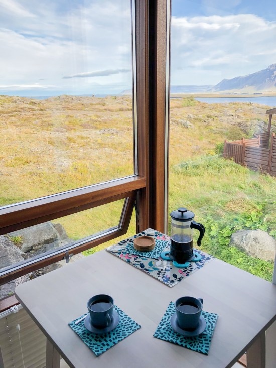 Million dollar view-private entrance room en suite