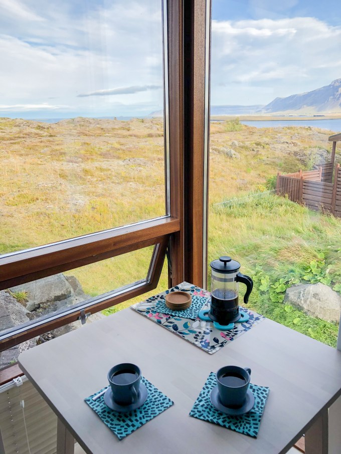 Million dollar view-private entrance room en suite